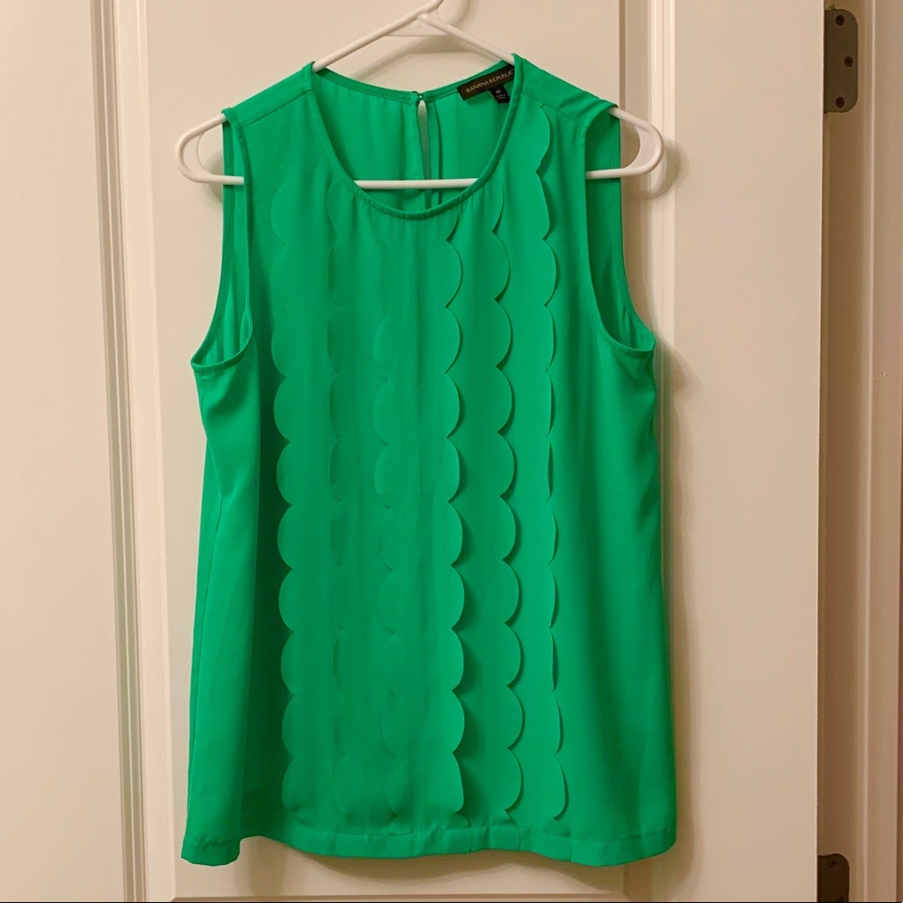 NWOT!! BR Kelly Green Sleeveless Blouse